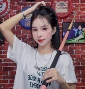 พนักงานของบาร์เปิดเผยคลิปร้อนที่ทำให้เกิดไข้ทางสังคม