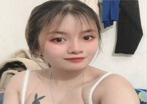 ฉันแสดงความโค้งที่มีเสน่ห์ให้กับแฟนของเธอ